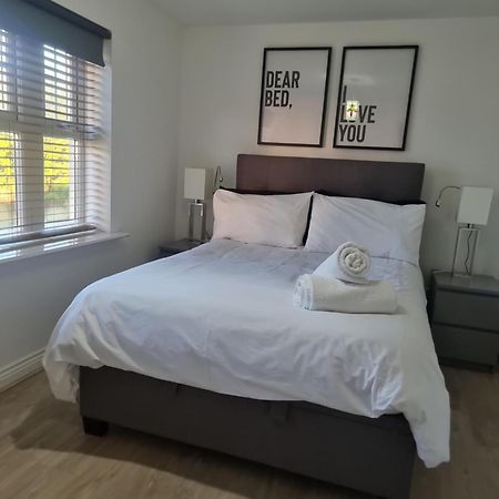 Bromley Common- Double Bedroom With En-Suite With Private Lounge In Shared Town House Exterior foto